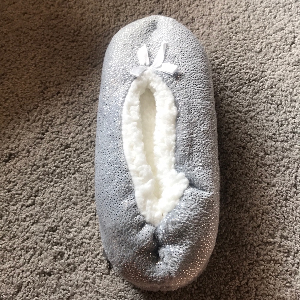Jacques Morét FUZZY BABBA SLIPPER SOCKS!!